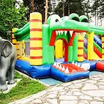 Dvoretsa 5*