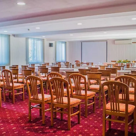 Dvoretsa Hotel 5*