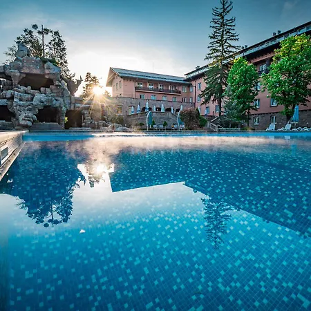 Dvoretsa Hotel 5*