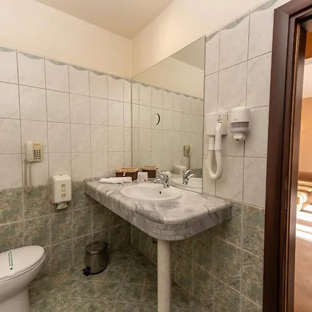 Dvoretsa Hotel