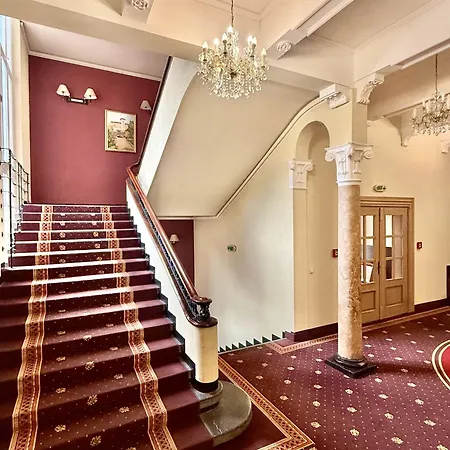 Hotel Dvoretsa 5*